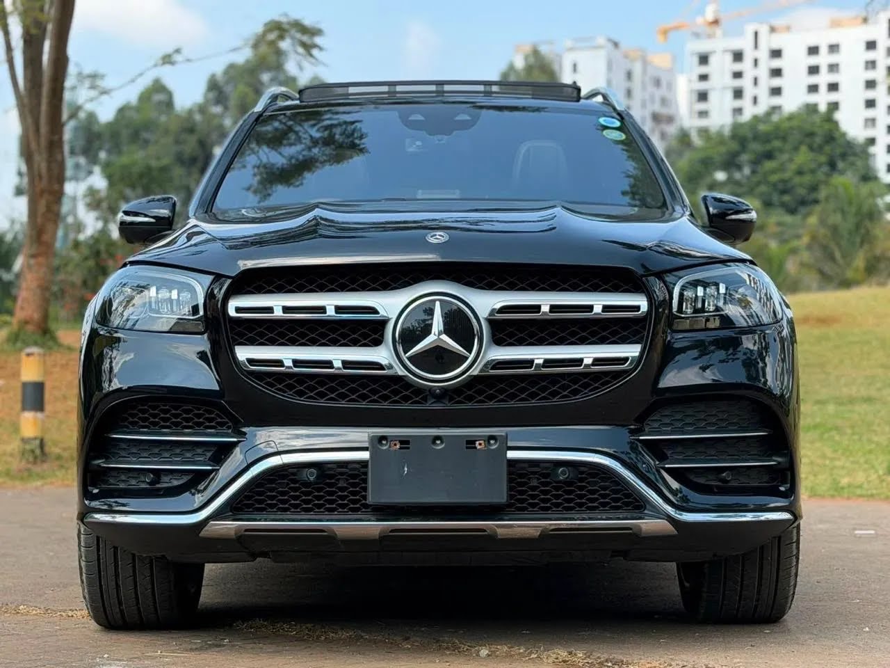 2020 Mercedes-Benz GLS400d AMG Line 4MATIC with Panoramic Sunroof