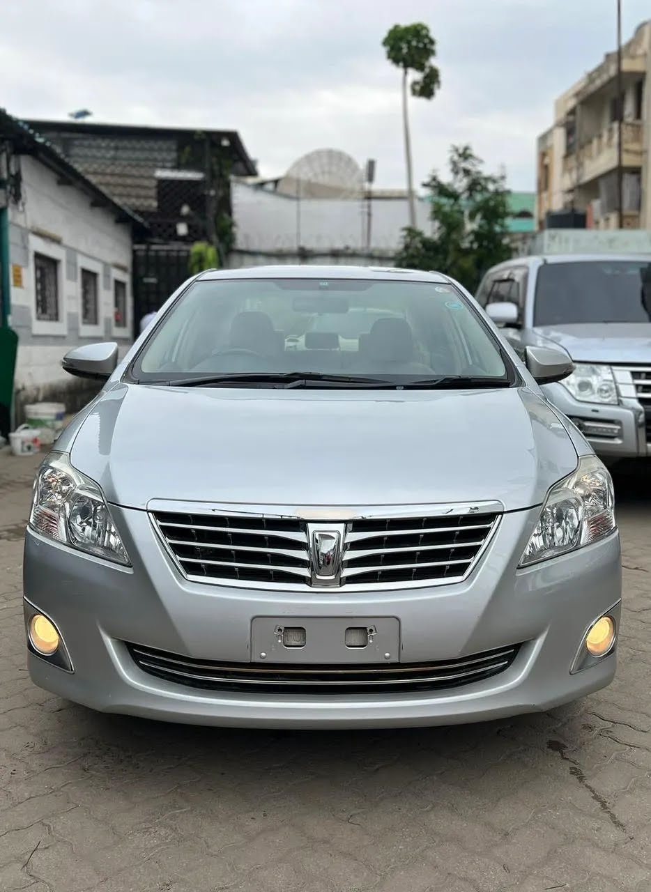 2013 Toyota Premio